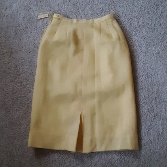 Classic Vintage Sunshine Yellow Pencil Skirt - Picture 3 of 3